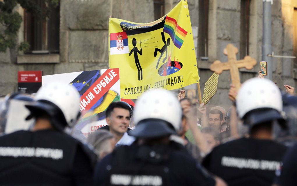 Orthodox bishop in Serbia would use weapons against gay parades  