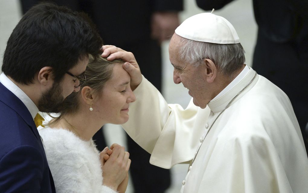 Pope advocates better preparation for marriage in new Vatican guidelines 