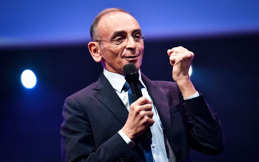 French presidential candidate Zemmour against wearing religious symbols in public 
