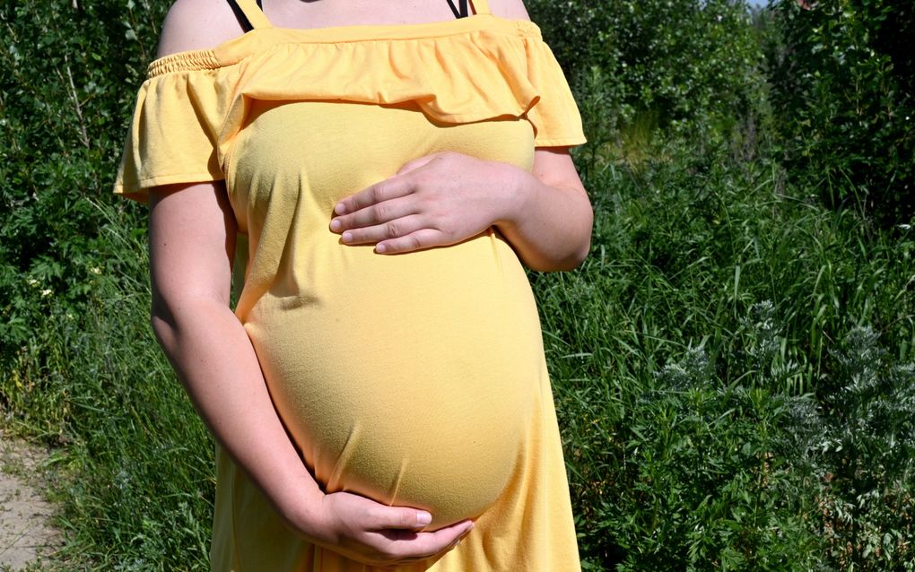 Italian governing party wants to abolish surrogacy
