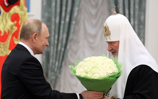 Russian President Vladimir Putin (L) and Patriarch Kirill of Moscow and All Russia during an award ceremony in Moscow on 20 November 2021. Photo EPA, Mikhail Metzel