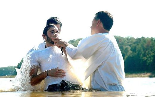 In numerous places in Germany, people are baptised, or services are held in which people commemorate and celebrate having once been baptised. Photo RD