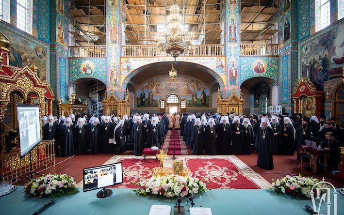 What did the Ukrainian church decide about her independence from Moscow? 