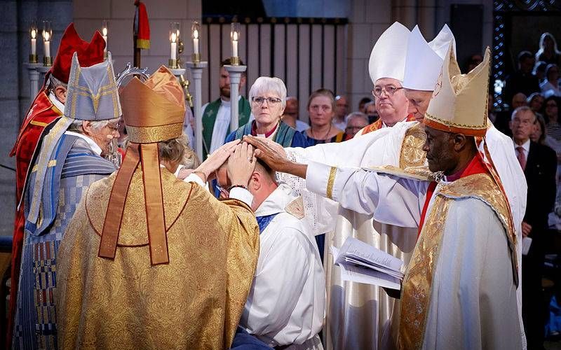 Swedish bishop has to resign after affair