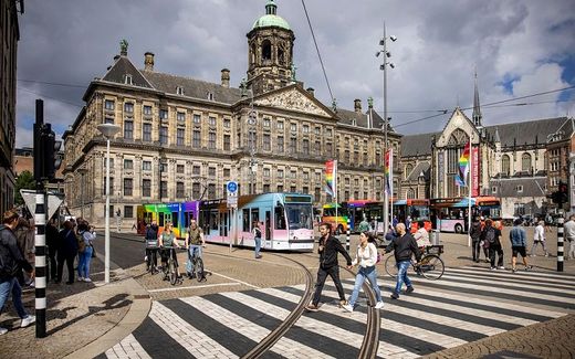 Rainbow colours in Amsterdam. Photo ANP, Ramon van Flymen