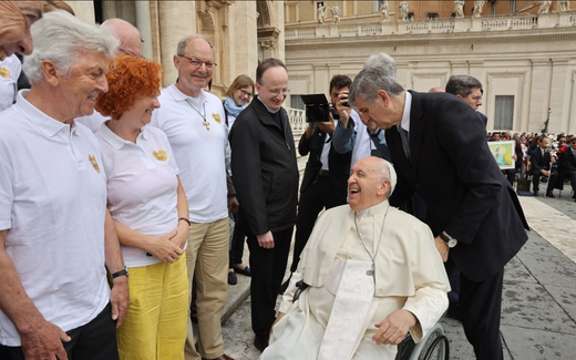 After the general audience at the Vatican, the group met the Pope shortly. Photo Erzbistum-muenchen.de
