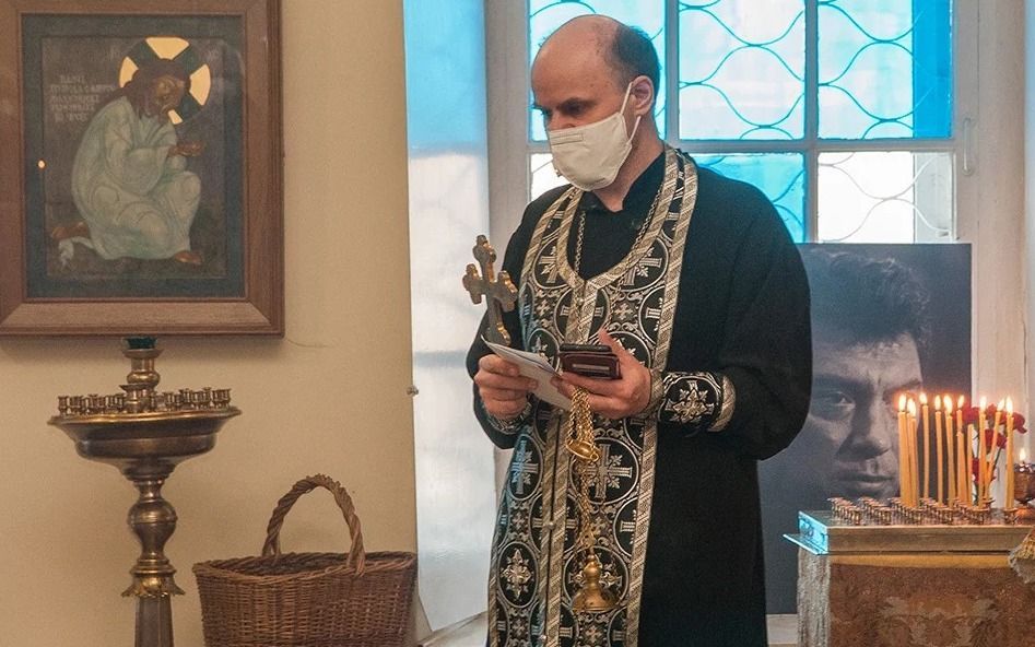 Russian priest fined for anti-war sermon