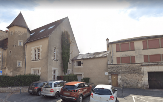 Christian school in Poitiers. Photo Google Street View